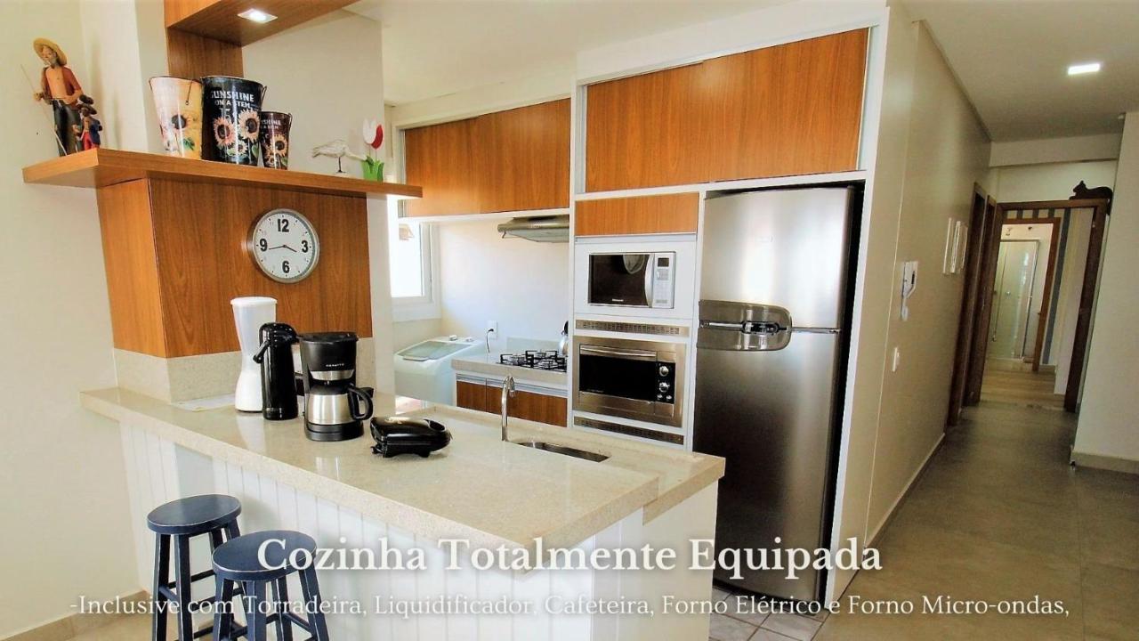 1079 - Apartamento Com Vista Para O Mar Em Bombinhas Exterior foto